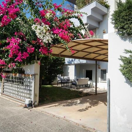 Pame Rentals - Cozy Glyfada Stay With Free Parking Aten Exteriör bild