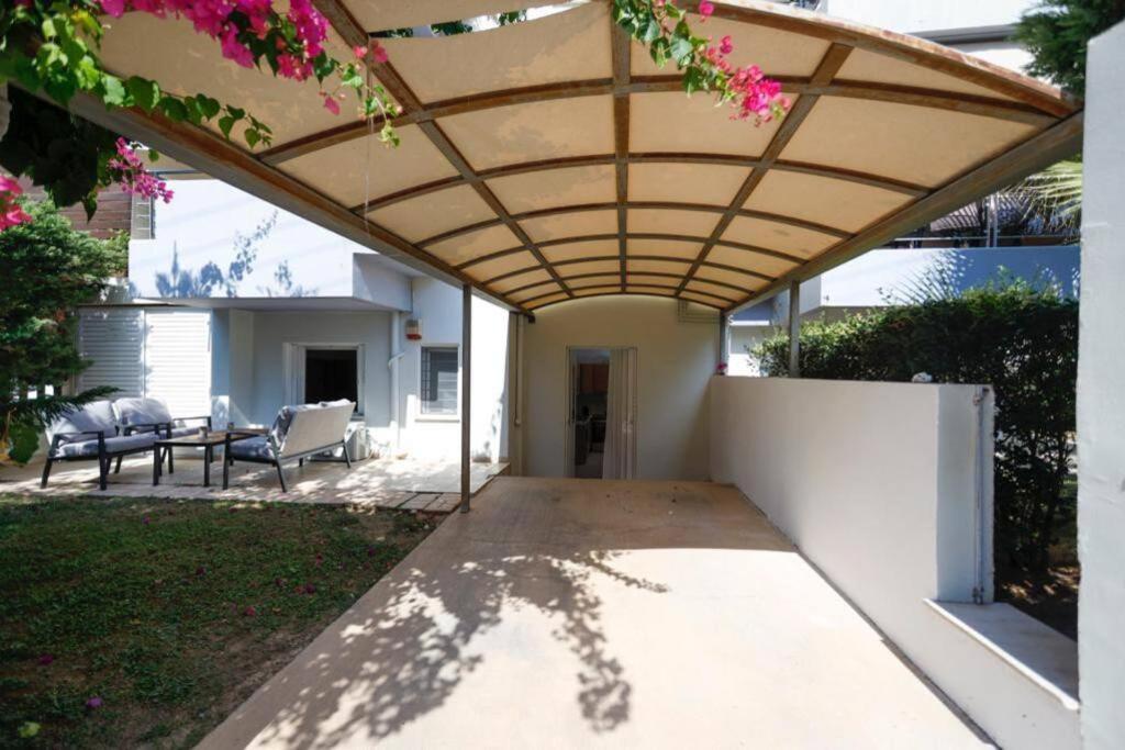 Pame Rentals - Cozy Glyfada Stay With Free Parking Aten Exteriör bild