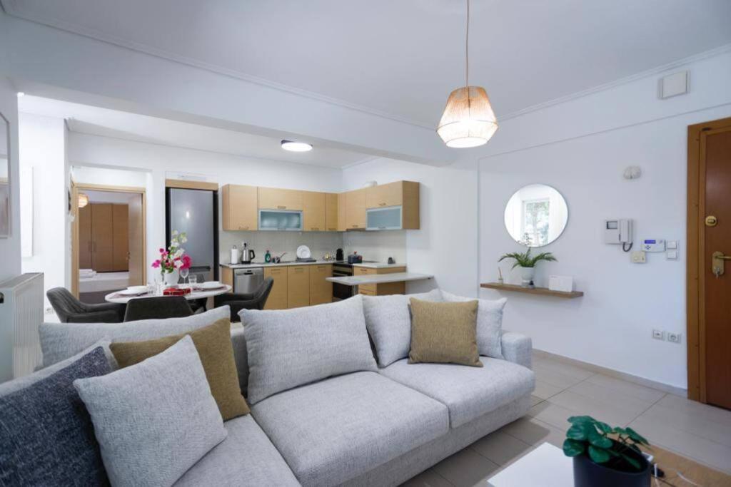 Pame Rentals - Cozy Glyfada Stay With Free Parking Aten Exteriör bild